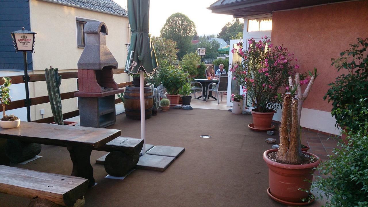 Hotel Goldener Loewe Triebes Extérieur photo